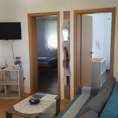 Tomek Apartment Vir Exterior photo