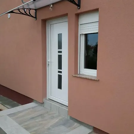 Tomek Apartment Vir Exterior photo