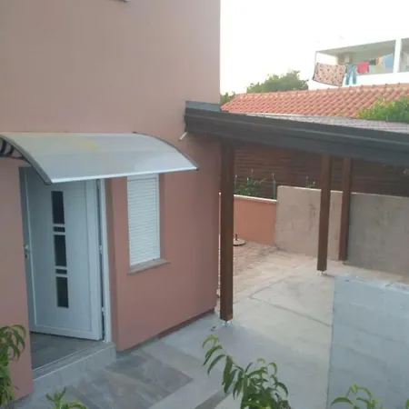 Tomek Apartment Vir Exterior photo