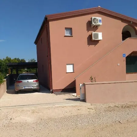 Tomek Apartment Vir Exterior photo