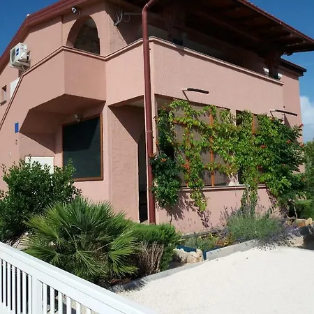 Tomek Apartment Vir Exterior photo