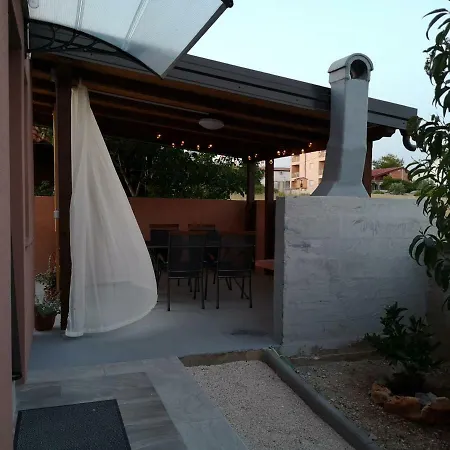Tomek Apartment Vir Exterior photo