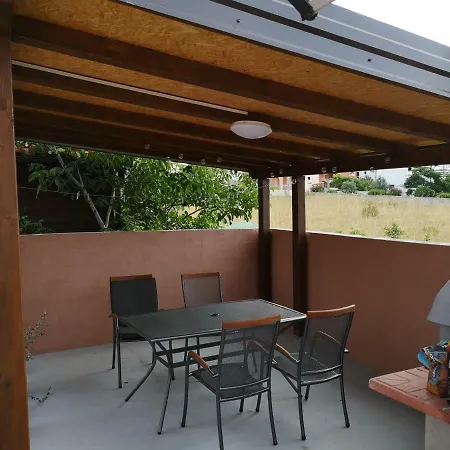 Tomek Apartment Vir Exterior photo