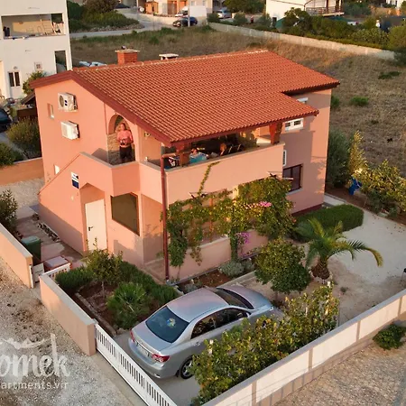 Tomek Apartment Vir Exterior photo